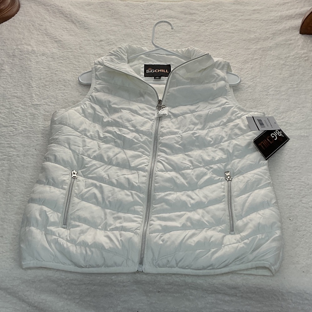 NWT Womans Big Chill Ivory Quilted Vest